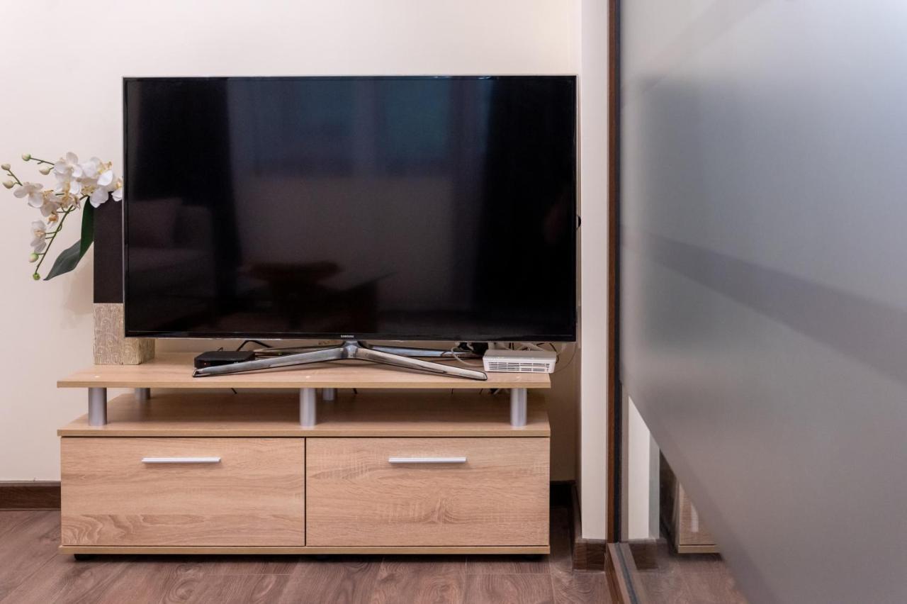 Design 1Bdr Apartment In Top Center - Free Parking Sofia Esterno foto